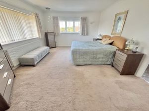 Bedroom- click for photo gallery